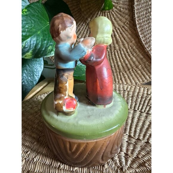 Vintage Rotating Figurine Music Box - Picture 5 of 7